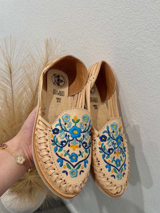 Sol y Cielo Floral Embroidered Leather Flats Huaraches