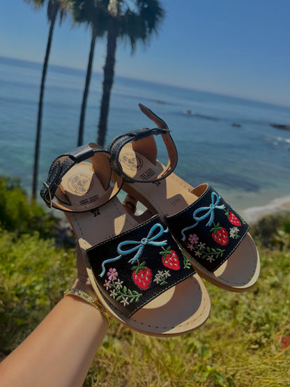 Fresa & Blue Bow Embroidered Leather Huaraches