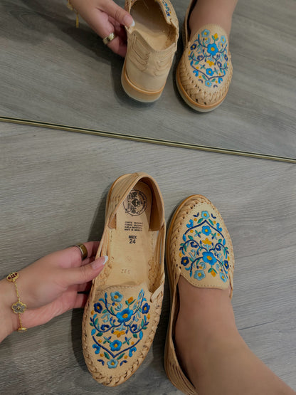 Sol y Cielo Floral Embroidered Leather Flats Huaraches
