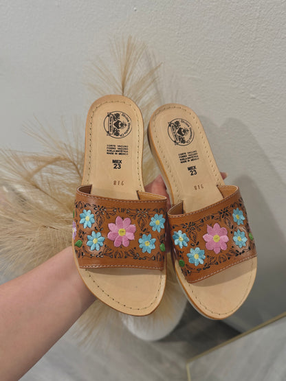 Primavera Embroidered Brown Leather Floral Huaraches