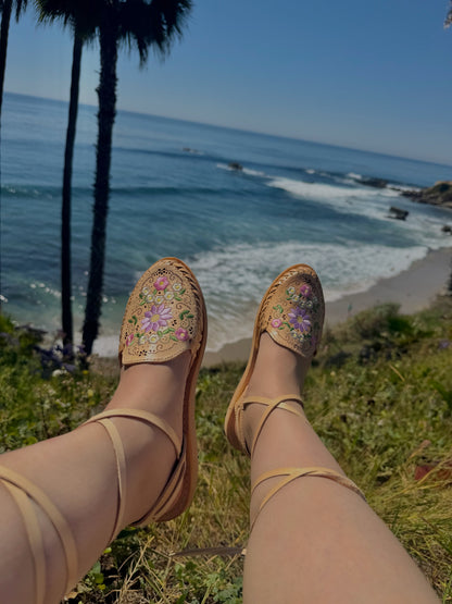 Jardín Floral Embroidery Lace-Up Natural Leather Huaraches