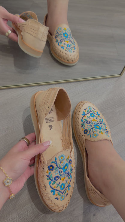 Sol y Cielo Floral Embroidered Leather Flats Huaraches