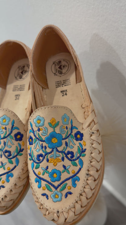 Sol y Cielo Floral Embroidered Leather Flats Huaraches