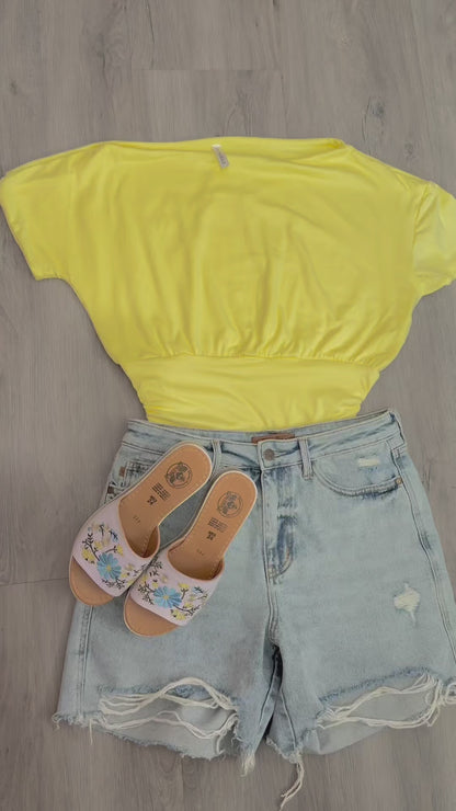 Sol y Mar Floral Embroidered White Leather Platform Huaraches